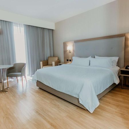 Hilton Garden Inn Silao Aeropuerto Bajio ภายนอก รูปภาพ