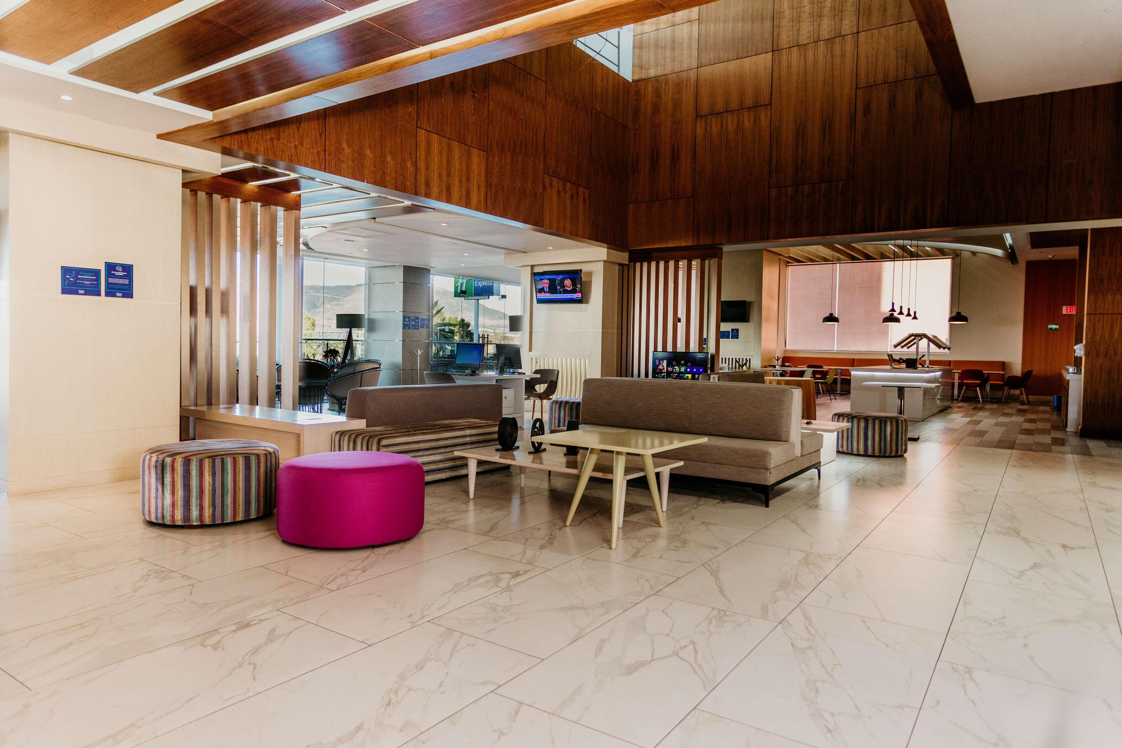 Hilton Garden Inn Silao Aeropuerto Bajio ภายนอก รูปภาพ