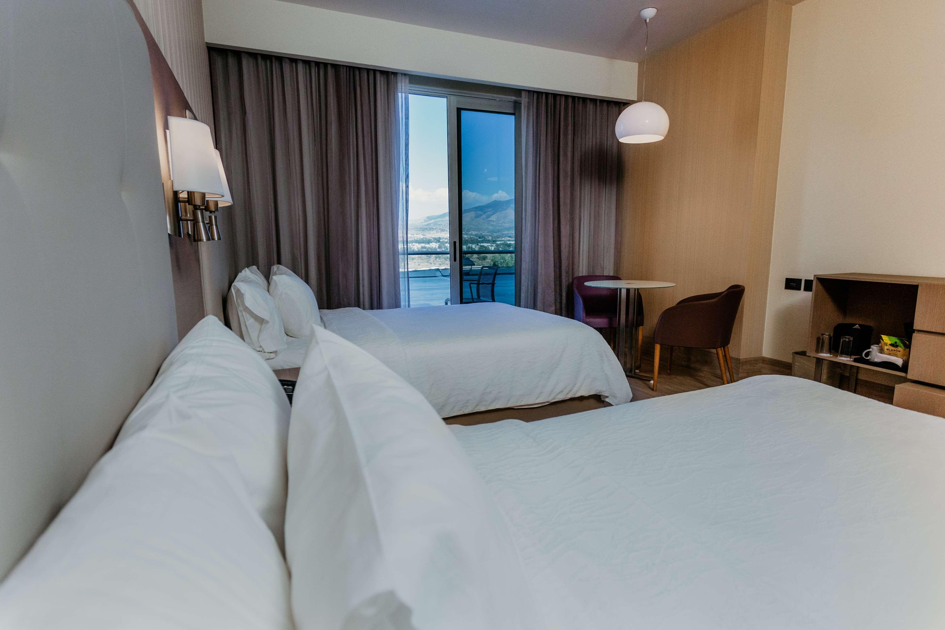 Hilton Garden Inn Silao Aeropuerto Bajio ภายนอก รูปภาพ