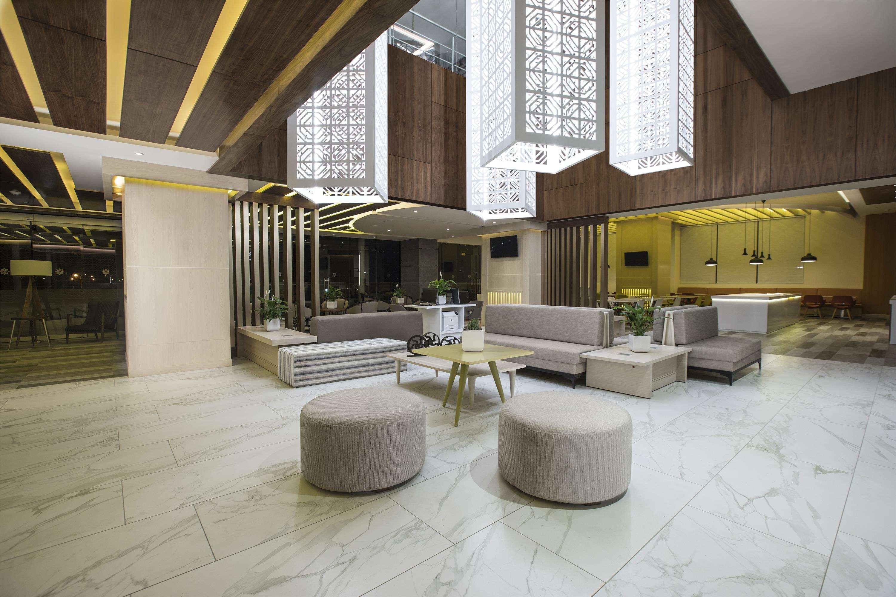 Hilton Garden Inn Silao Aeropuerto Bajio ภายนอก รูปภาพ