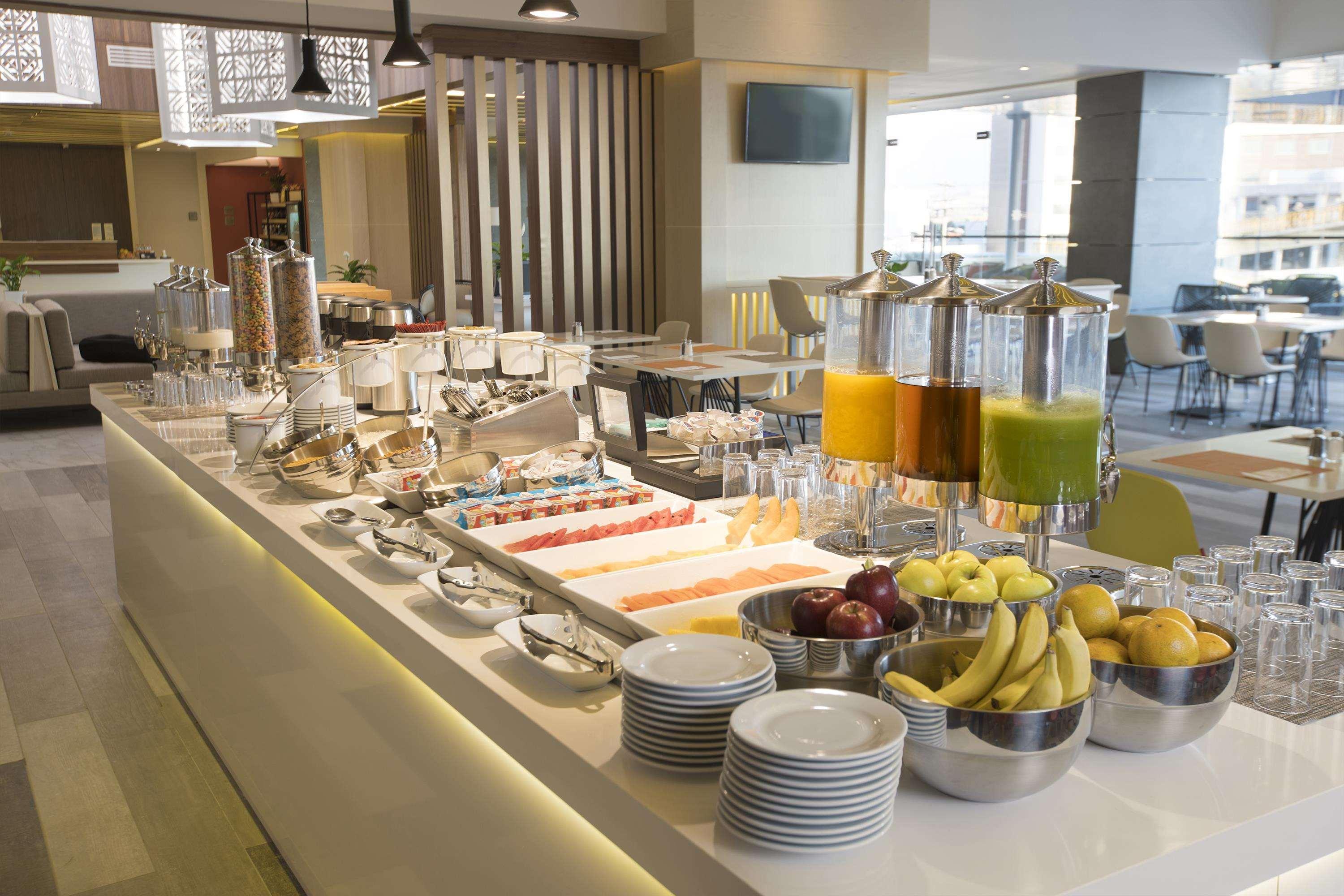 Hilton Garden Inn Silao Aeropuerto Bajio ภายนอก รูปภาพ