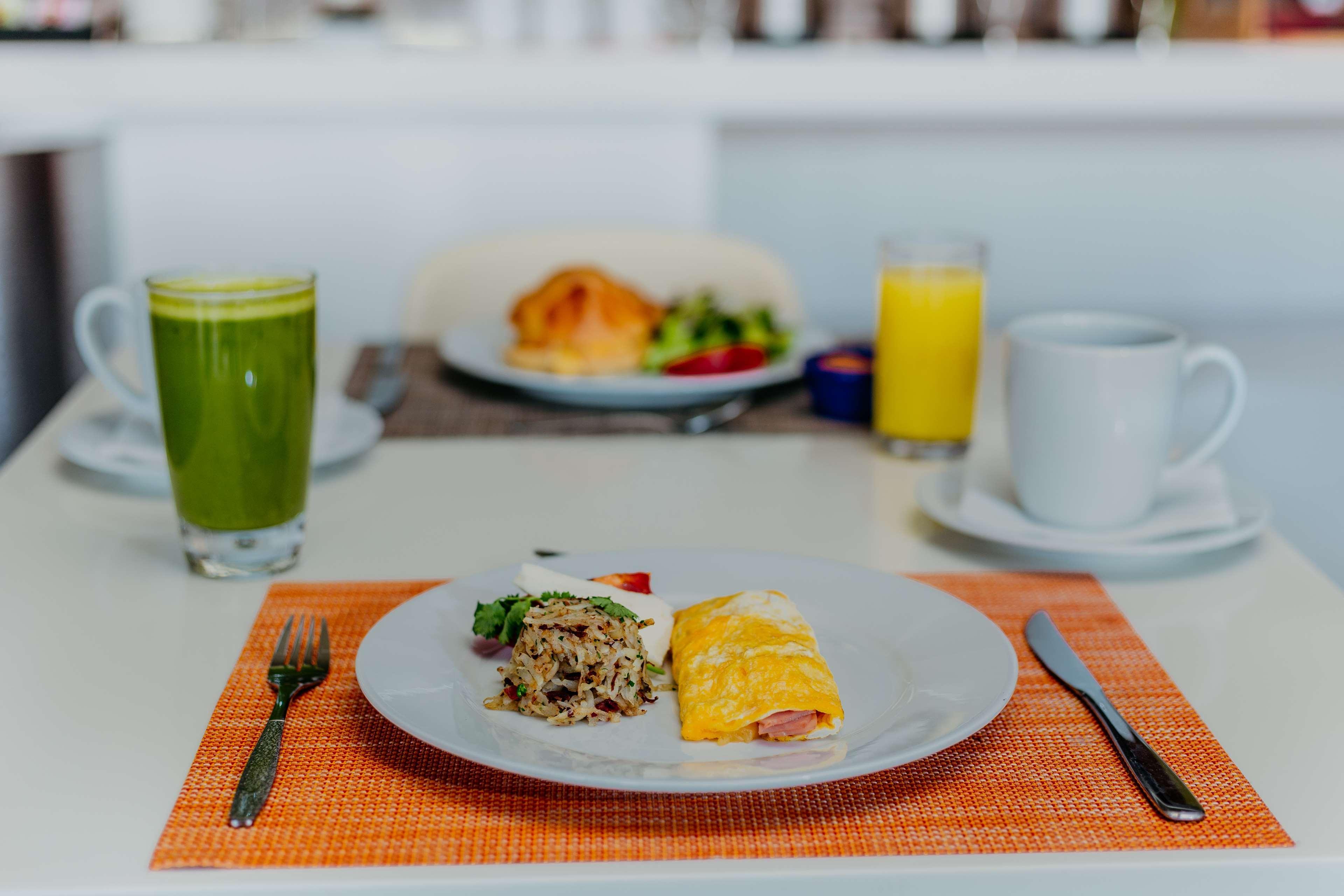 Hilton Garden Inn Silao Aeropuerto Bajio ภายนอก รูปภาพ