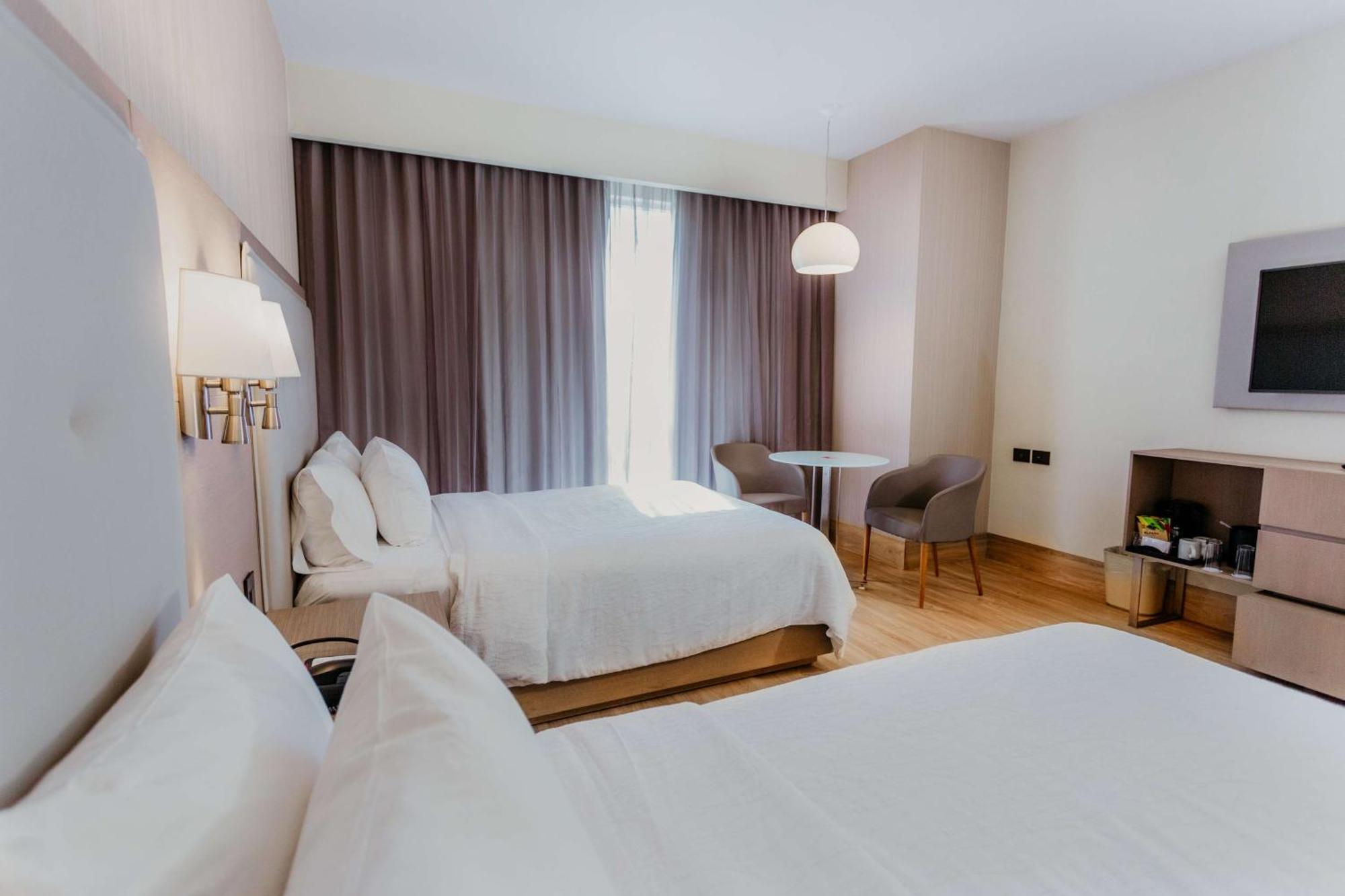 Hilton Garden Inn Silao Aeropuerto Bajio ภายนอก รูปภาพ