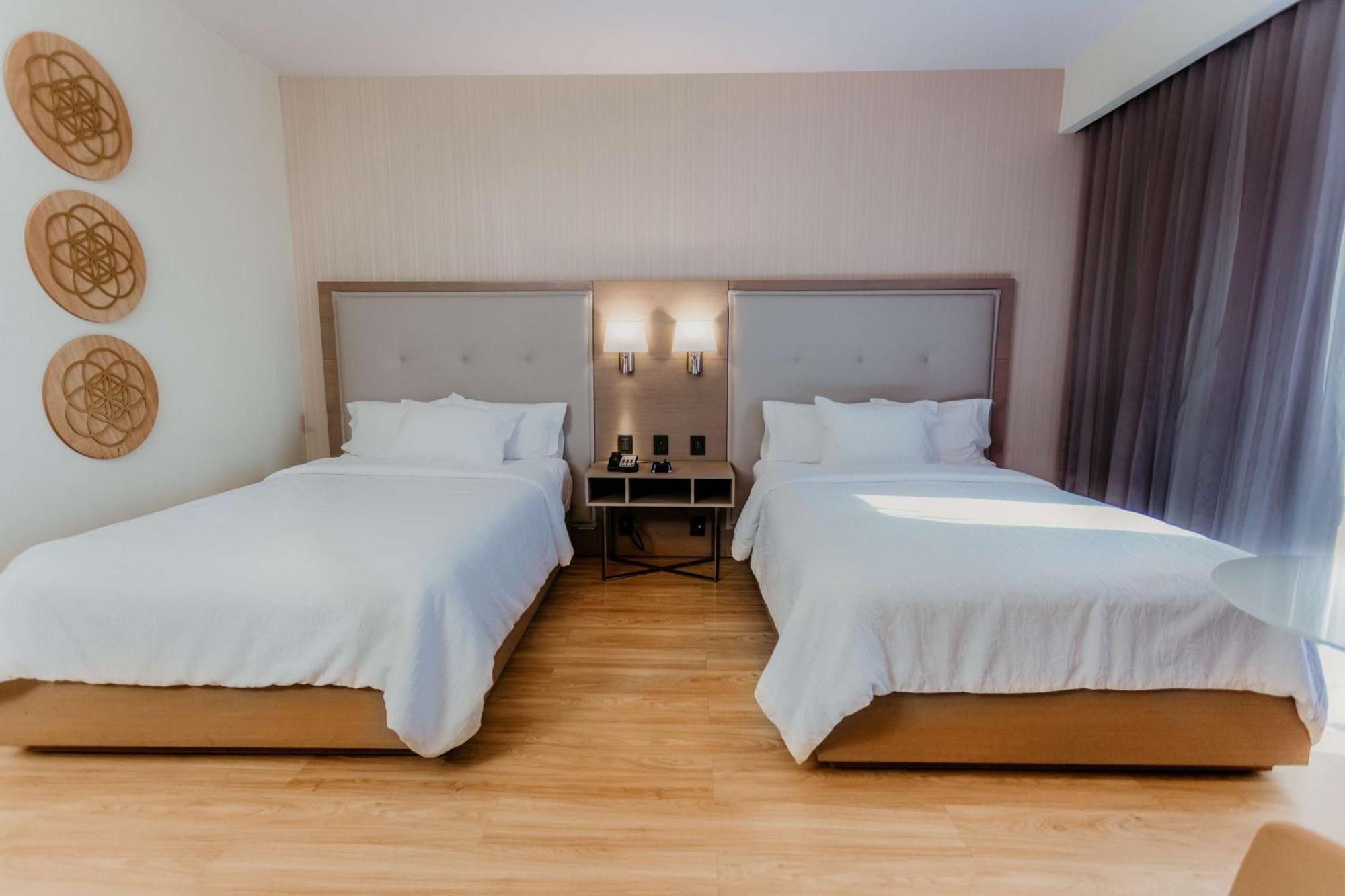 Hilton Garden Inn Silao Aeropuerto Bajio ภายนอก รูปภาพ