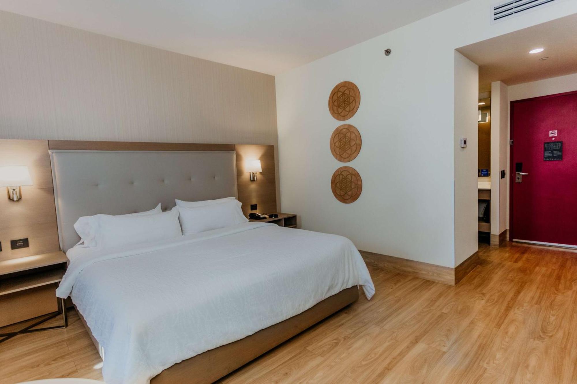 Hilton Garden Inn Silao Aeropuerto Bajio ภายนอก รูปภาพ