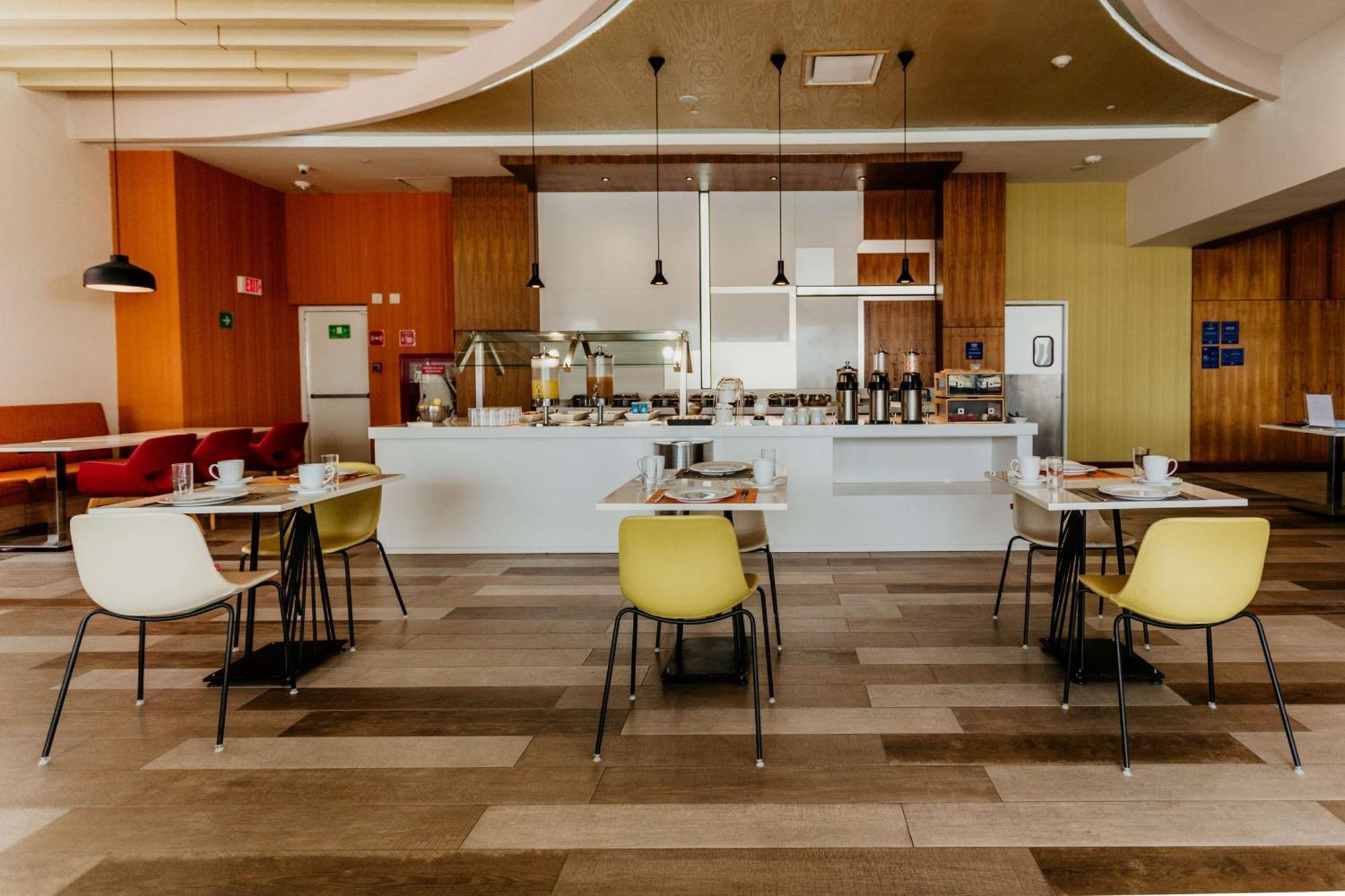 Hilton Garden Inn Silao Aeropuerto Bajio ภายนอก รูปภาพ