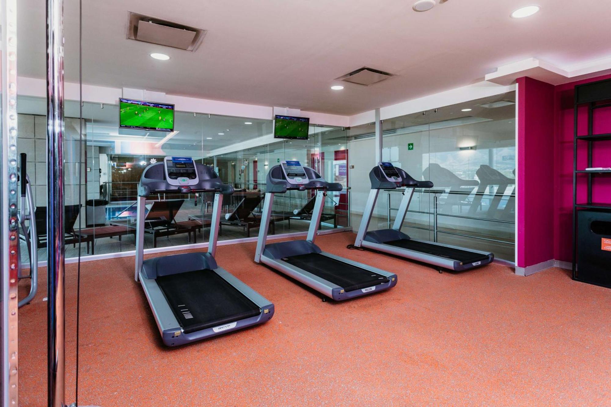 Hilton Garden Inn Silao Aeropuerto Bajio ภายนอก รูปภาพ