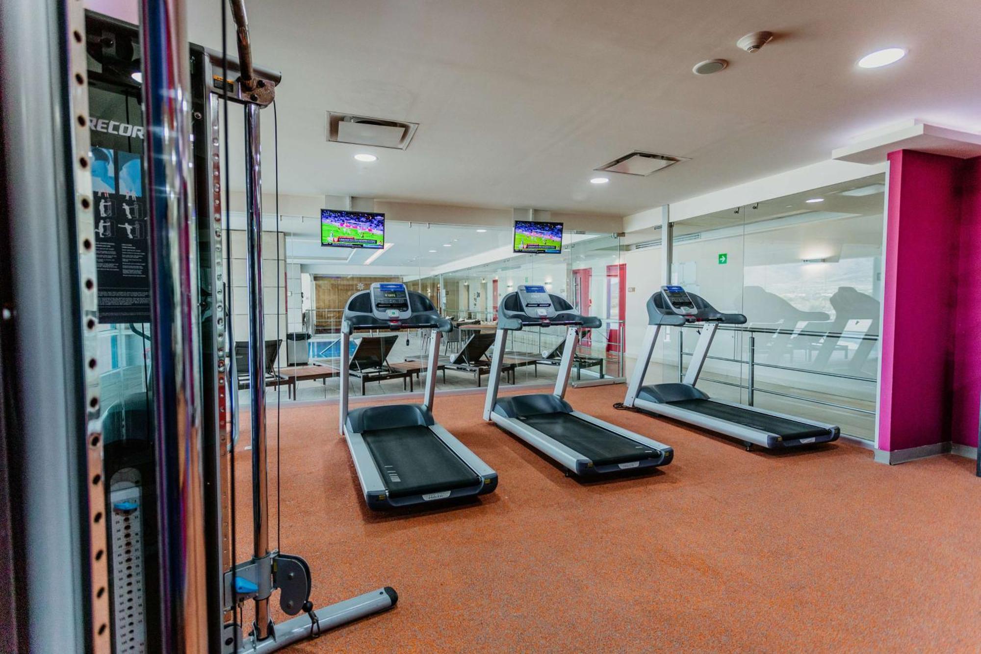 Hilton Garden Inn Silao Aeropuerto Bajio ภายนอก รูปภาพ